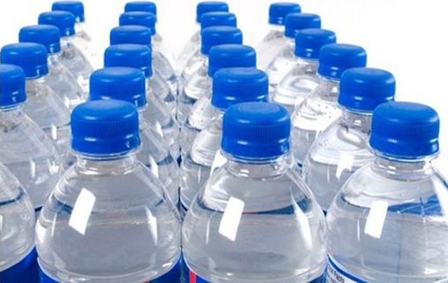 pollution-eaux bouteillees  ماء