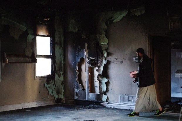 mosque-fire-20151115