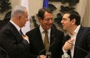 تخطط إسرائيل واليونان وقبرص لإنشاء خط أنابيب لنقل الغاز الطبيعي يربط البلدان الثلاثة ويتيح لإسرائيل وقبرص تصدير غازها إلى السوق الأوروبية.