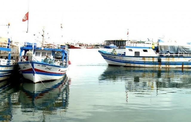 PECHEURS- port  صيد سمك بحارة  bateau