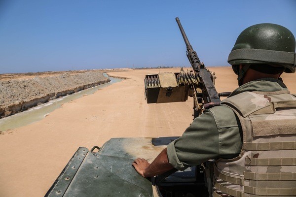 ساتر ترابي  defense libye tunisie frontier