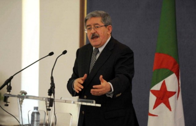 ALGERIA-POLITICS-CONSTITUTION