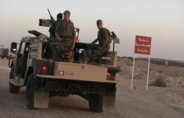 جيش تونس  منطقة عازلة جنوب arme defense tunisien sud frontiere