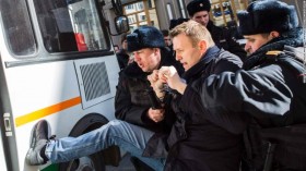سجن زعيم روسي معارض 15 يوما لمشاركته في احتجاجات