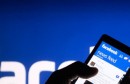 facebook-newsfeed smartphone