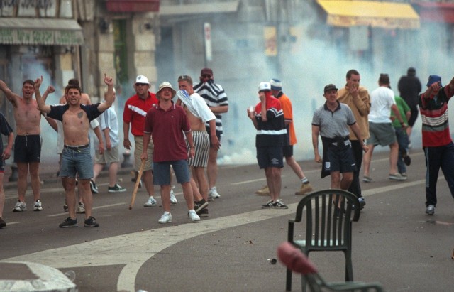بريطانيا و تونس كاس العالم 1998 في مرسيليا