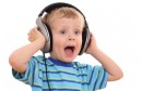 تحذير سماعات الأذن قد تضر أطفالكم