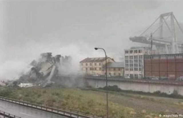 انهيار الجسر في ايطاليا