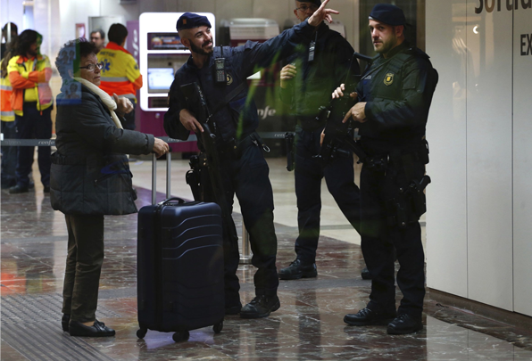 إنذارات أمنية تعطل حركة القطارات بمحطات في مدريد وبرشلونة