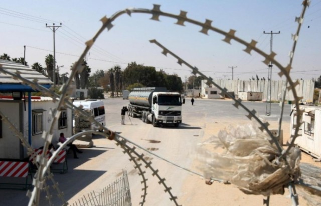 مستوطنون يمنعون شاحنات البضائع من الوصول إلى غزة