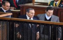 مبارك في المحكمة ضد مرسي