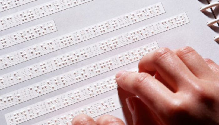121-20355d-celebrates-braille-first-time_700x400