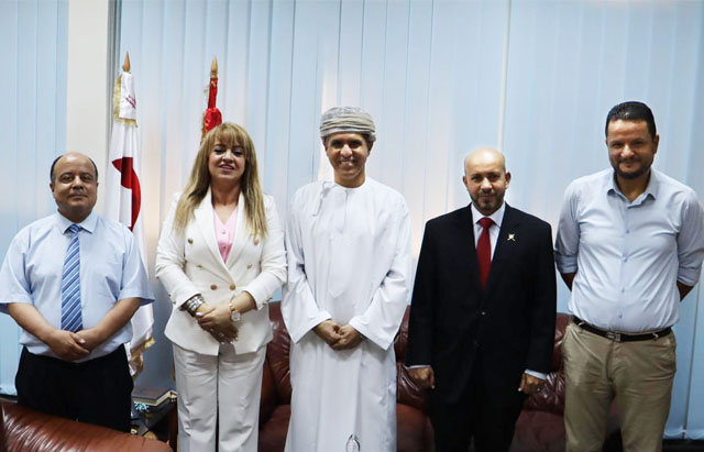 سفير سلطنة عمان بتونس يزور مقر الإذاعة التونسية